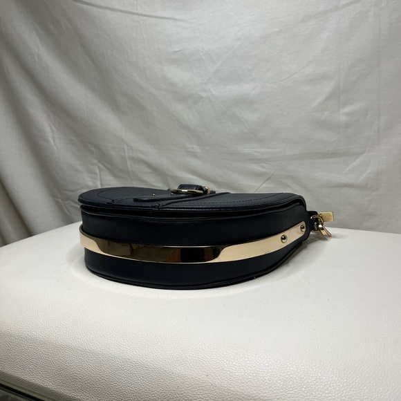 ******SOLD*******Blue hard shell purse - Picture 13 of 14